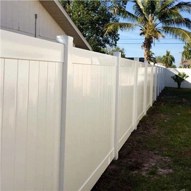 Hus PVC Privacy Fence